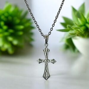 Intricate 925 Sterling Silver Celtic Trinity Cross Pendant Necklace Free Chain